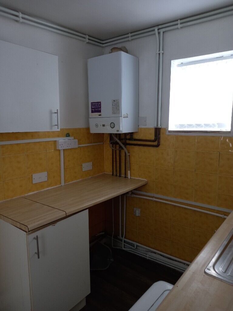 **TO LET** 1 BEDROOM APARTMENT**NORTH ROAD**DSS ACCEPTED**NO DEPOSIT **