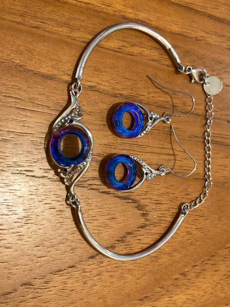 image for Earrings and bracelet set 