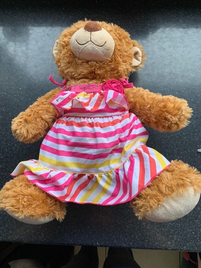 £5 per Build a bear -4 separate bears plus outfits can sell as bundle or separately 