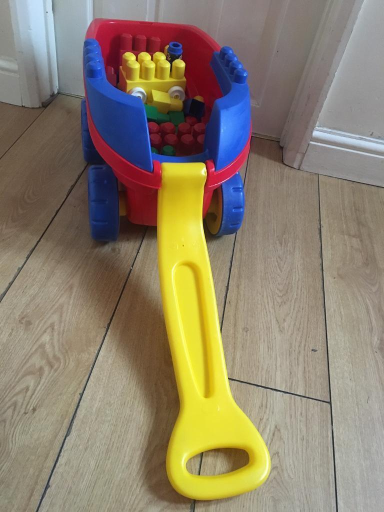 Mega Bloks 60 piece wagon set