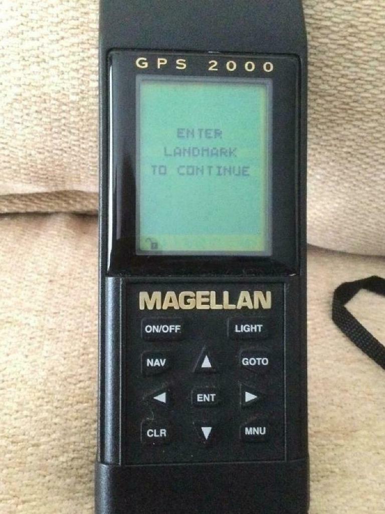 MAGELLAN GPS 2000 HANDHELD WATERPROOF HIKING GPS SATELLITE NAVIGATOR 