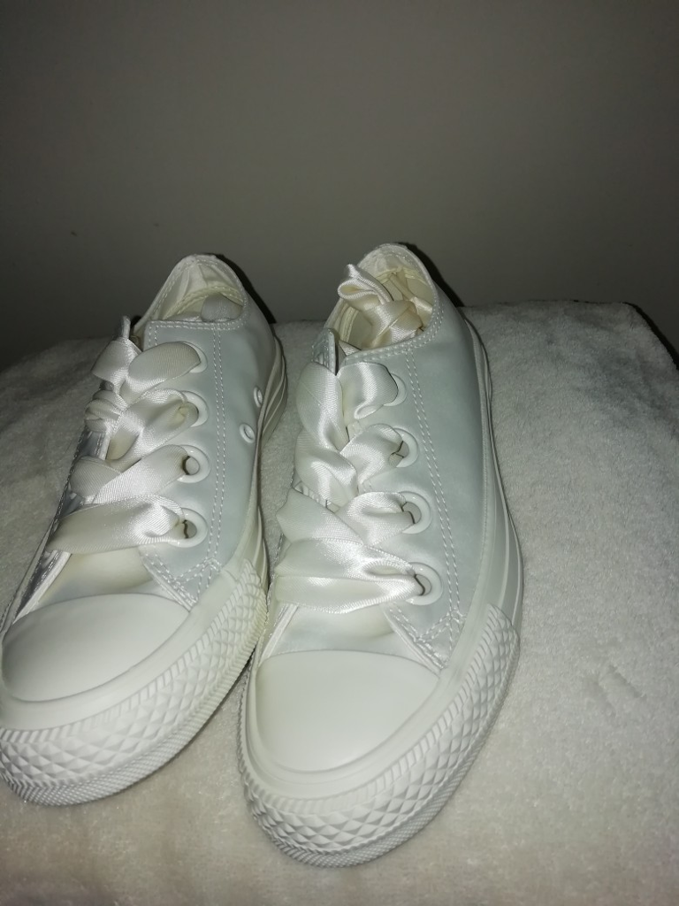 Cream conserve trainers. Size3 new never wore