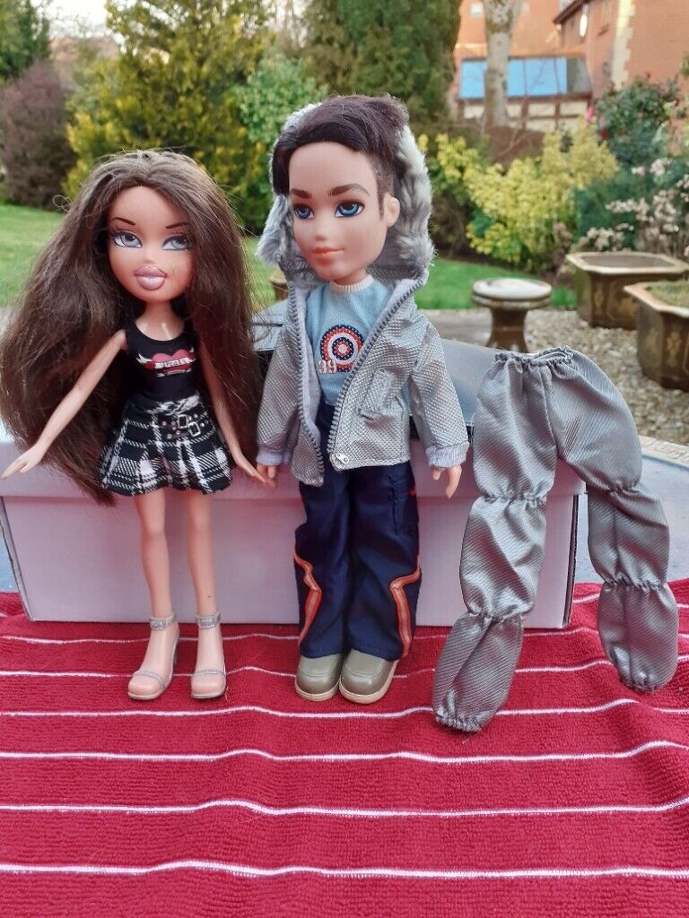 RARE Bratz Wintertime Wonderland Dolls DANA and KOBY from 2003