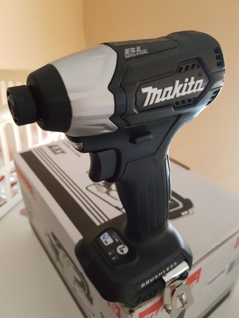 Makita XDT15ZB Sub-Compact Brushless 18V Impact Driver LXT Black only 2021 Limited New