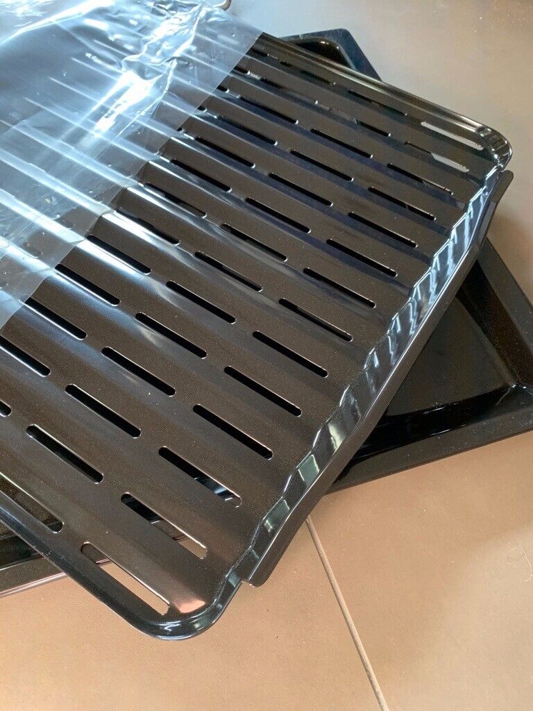 HUBB71 Genuine Miele multi-purpose tray with PerfectClean finish plus grill insert