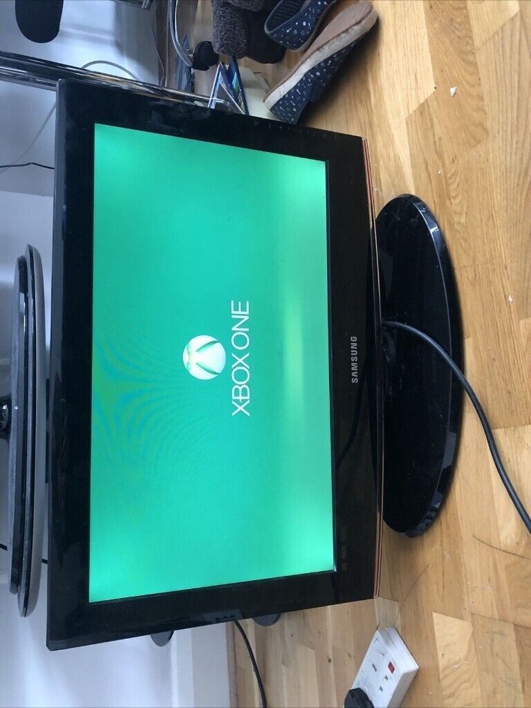 image for Samsung Le22b450c4w LCD TV. Boxed. 