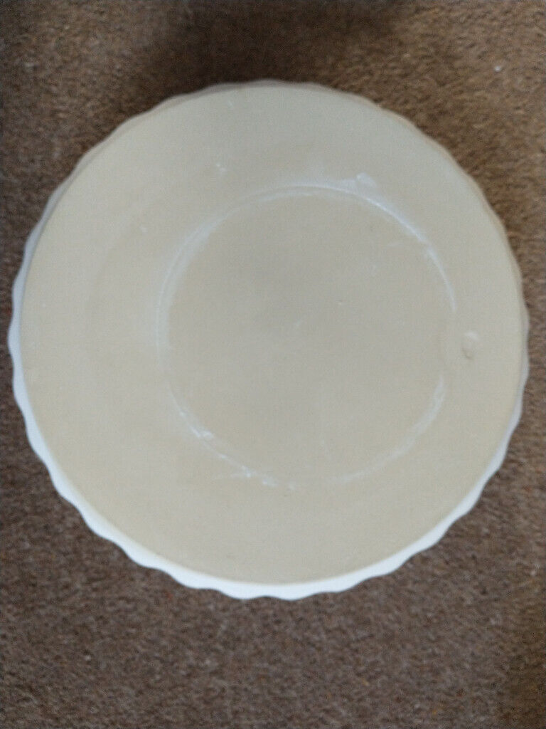 COOKWARE - PASTA BAKE/PIE DISH & QUICHE/FLAN DISH. Two unused oven dishes. 