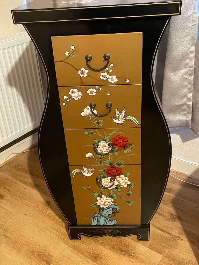 image for Chest of drawers 