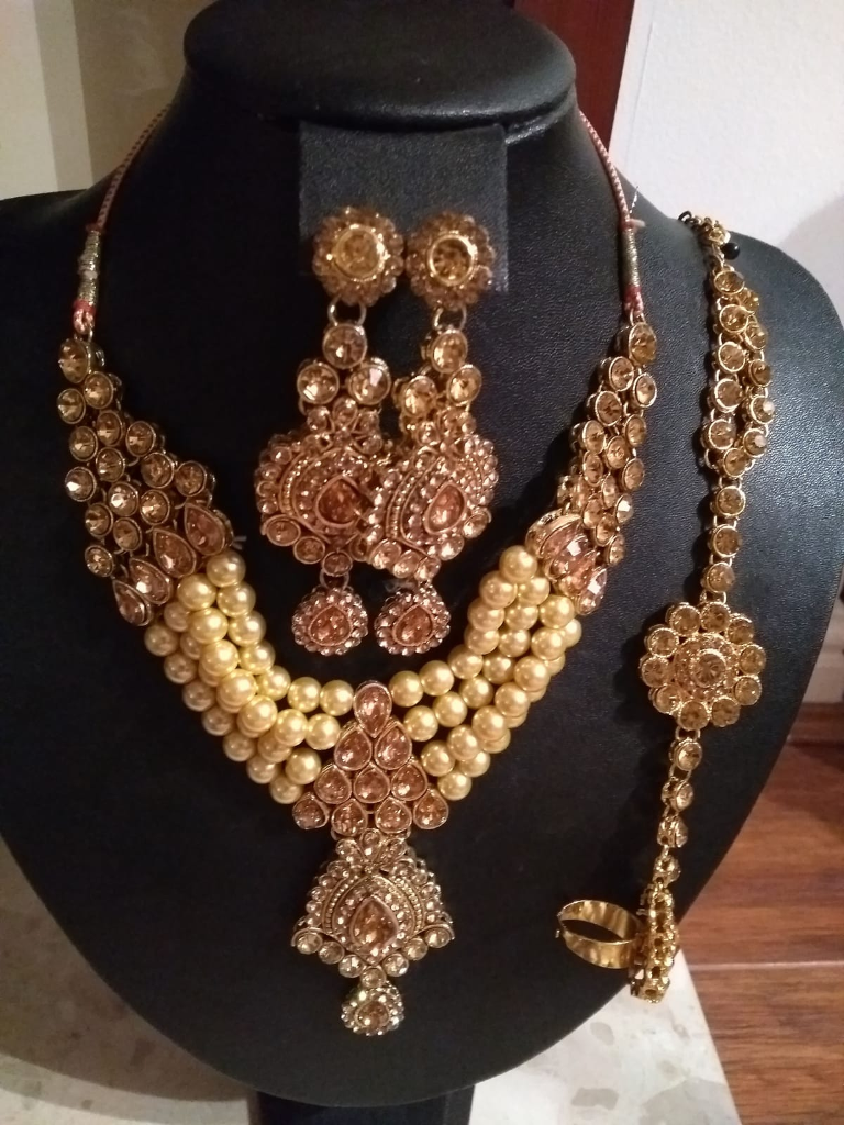 image for Pearl choker earnings set 
