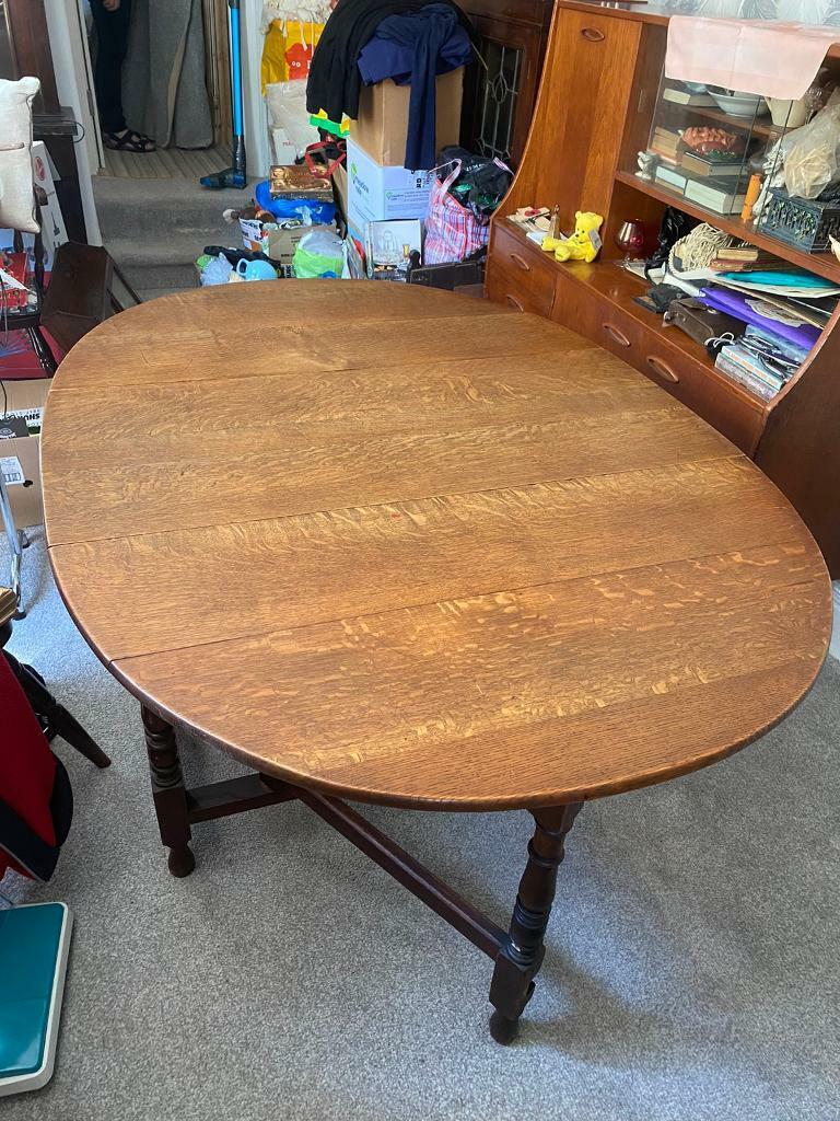 Victorian Antique Oval Table