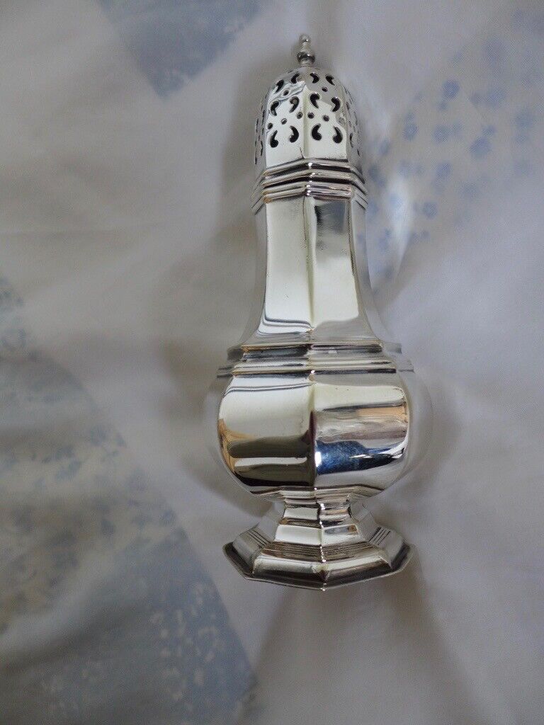 image for Antique/Vintage Silver Plate Sugar Caster / Sifter / Shaker. Details on base '33389 Elkington EPNS'
