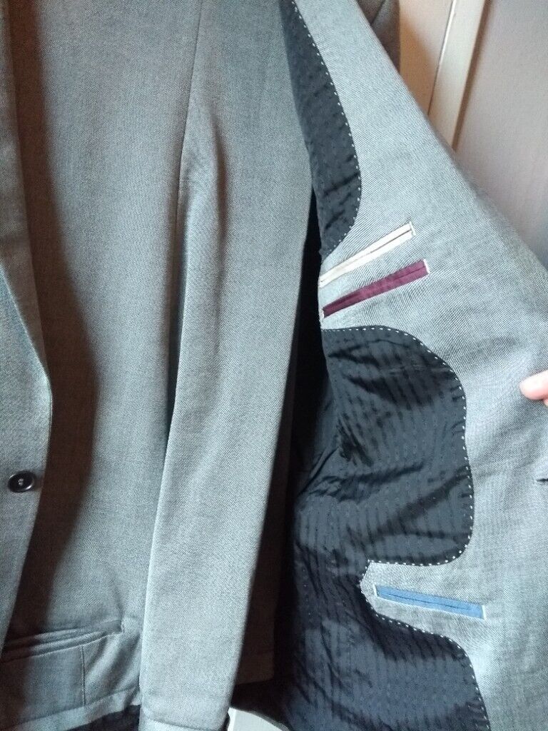 Light grey/silver 'River Island' suit (40L jacket & 34L trousers)