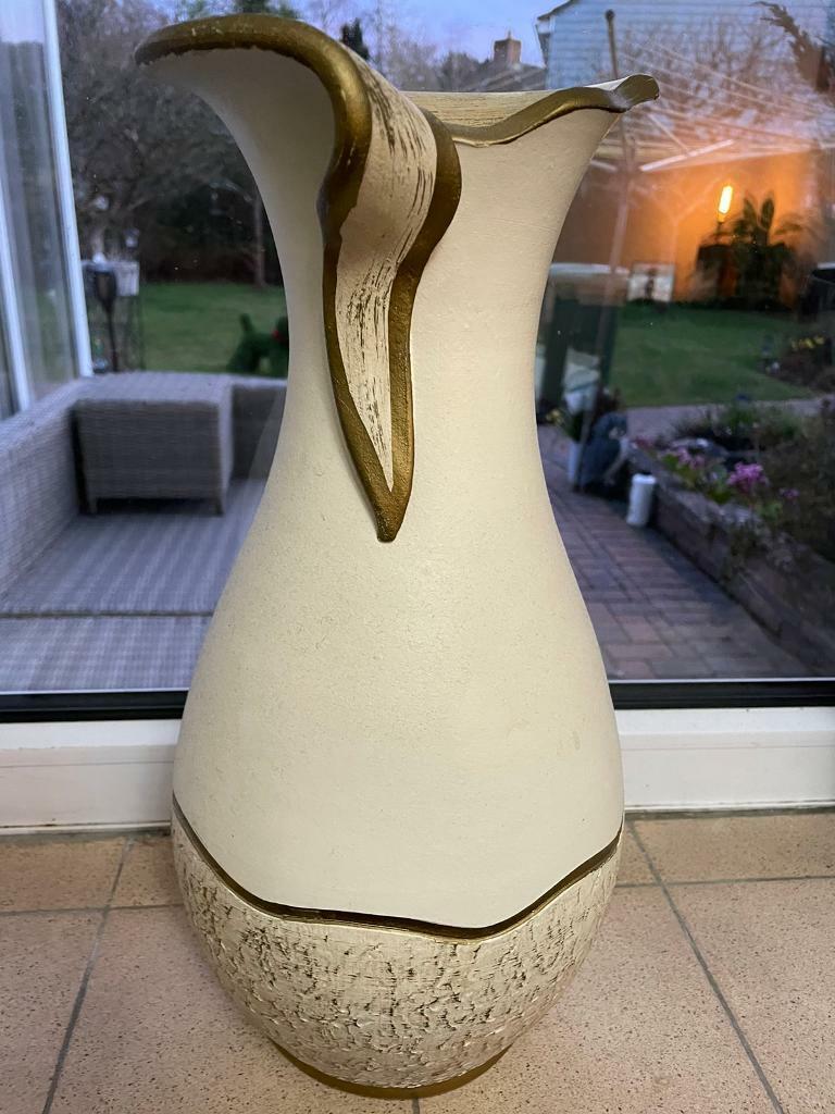 image for White / Gold Vase