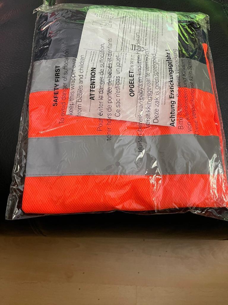 New Kapton workwear high visibility short sleeve polo shirt. Size 2XL.