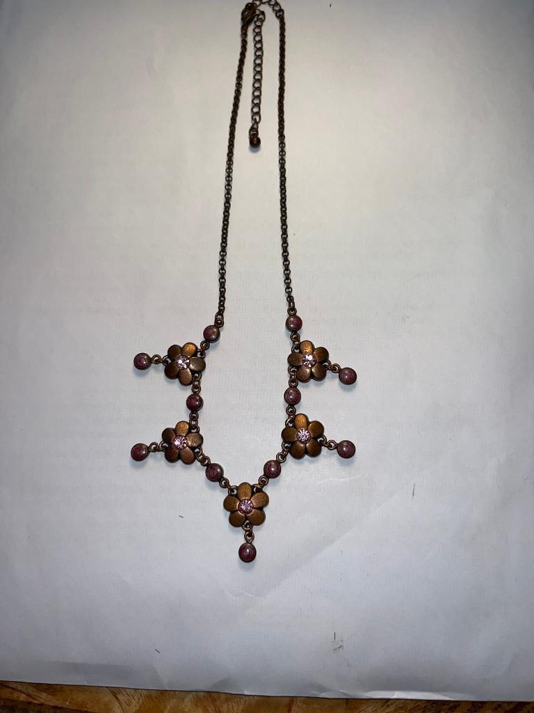 image for Vintage Avon Nina ricci copper Tone Necklace Pink Rhinestone Flowers