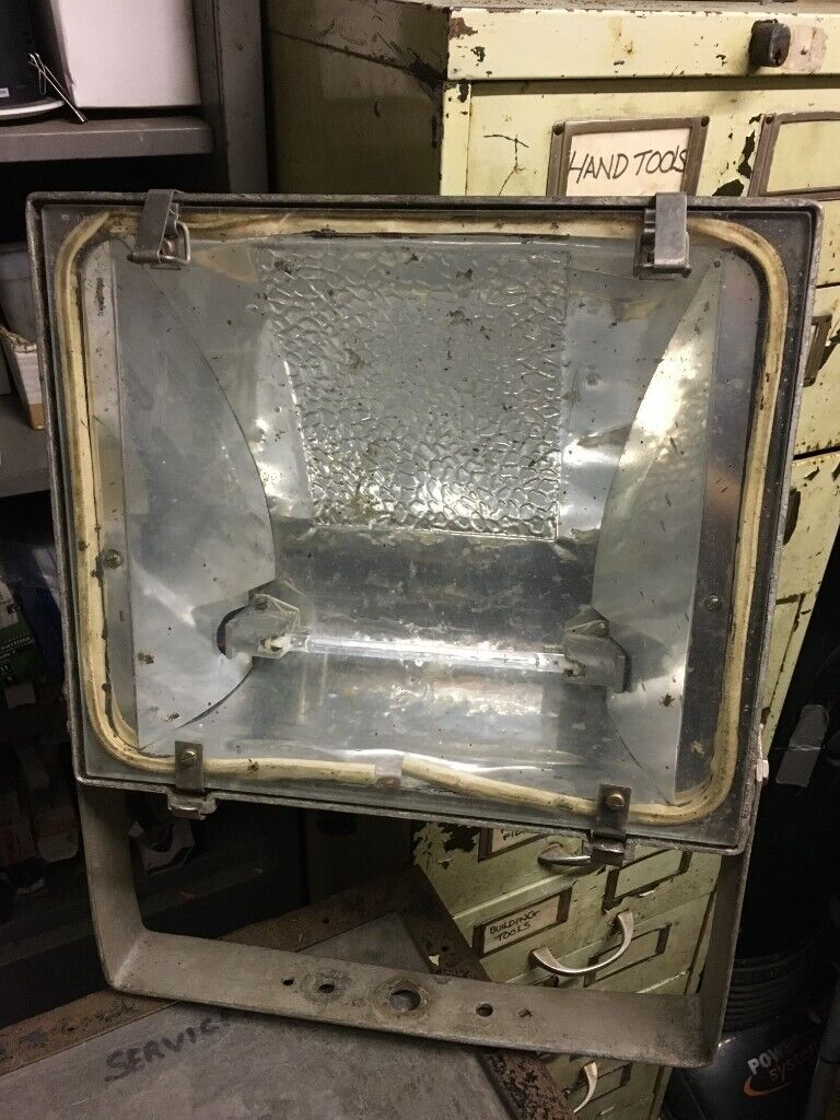 image for 1000 watt external floodlight and fixing bracket