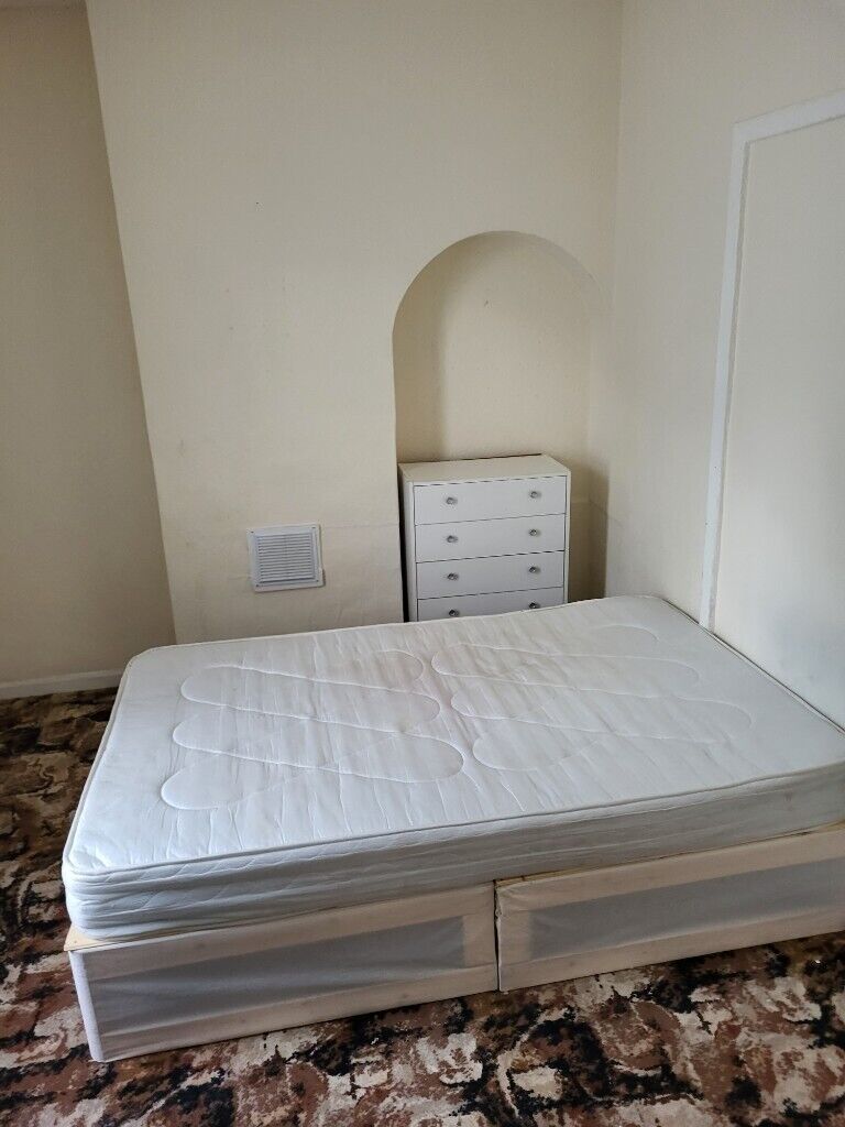 Nice ROOM available in Bromley- fully furnished, bills included.