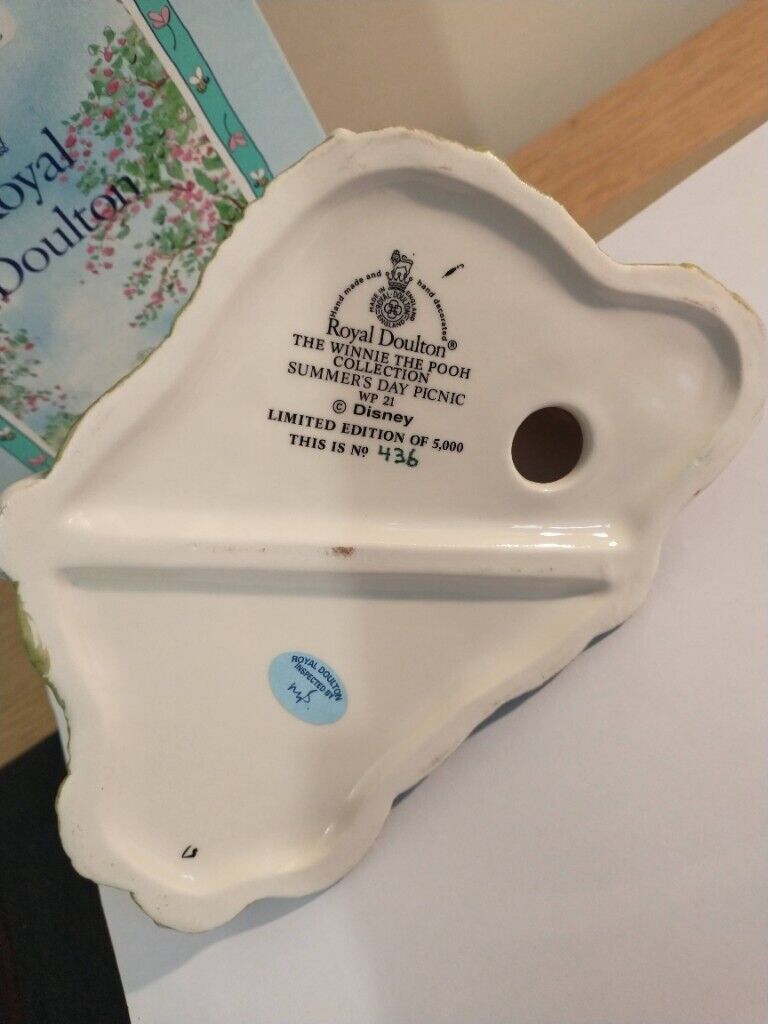 Royal Doulton Winnie The Pooh "Summers Day Picnic" BOXED NEVER DISPLAYED