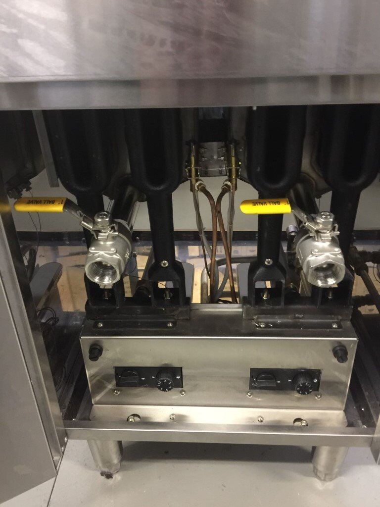 Gas Chip Fryer, Double Tank with 2 Basket Reconditioned 