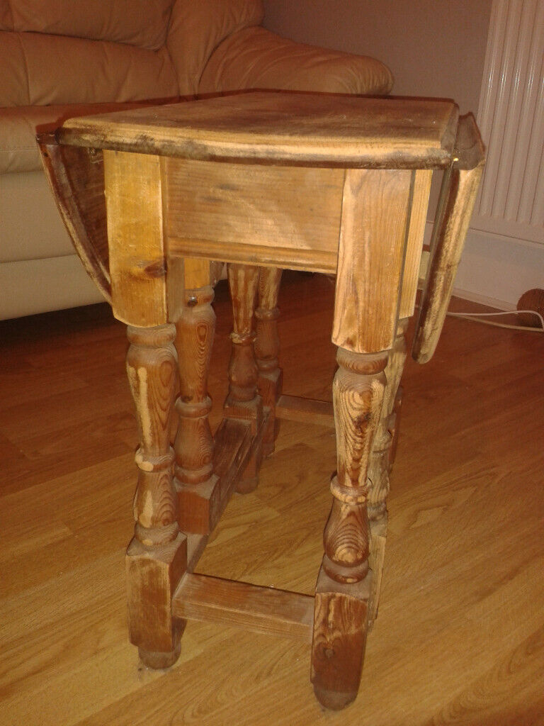 Table - drop leaf side table Small Vintage shabby chic drop leaf / wooden Gateleg / Side End