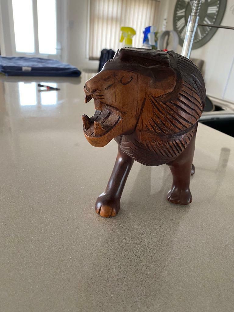 Rosewood solid handcrafted lion