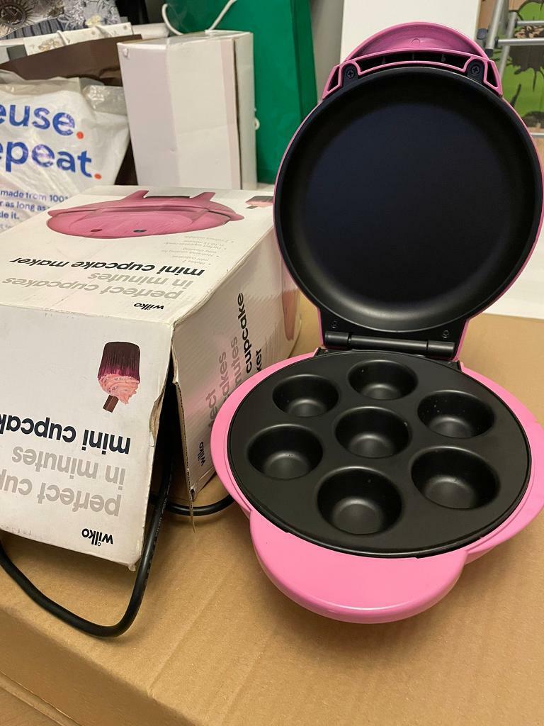 image for Wilko Mini CUPCAKE MAKER Makes 7