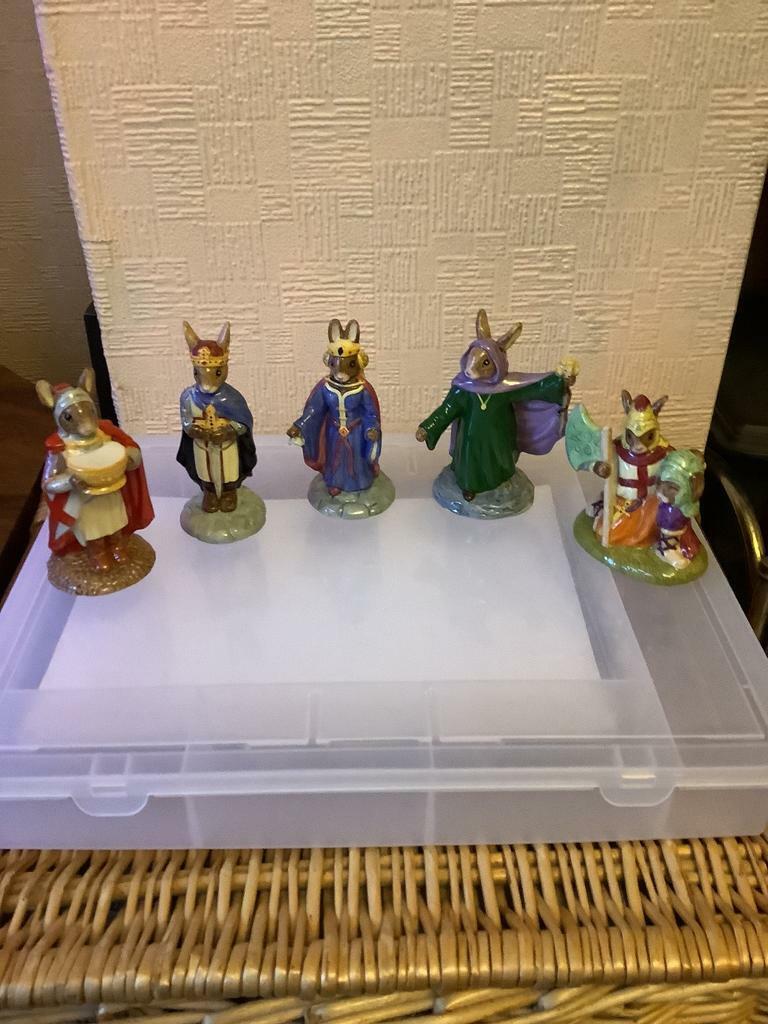 Royal doulton bunnykins five figurines Arthurian legend collection 