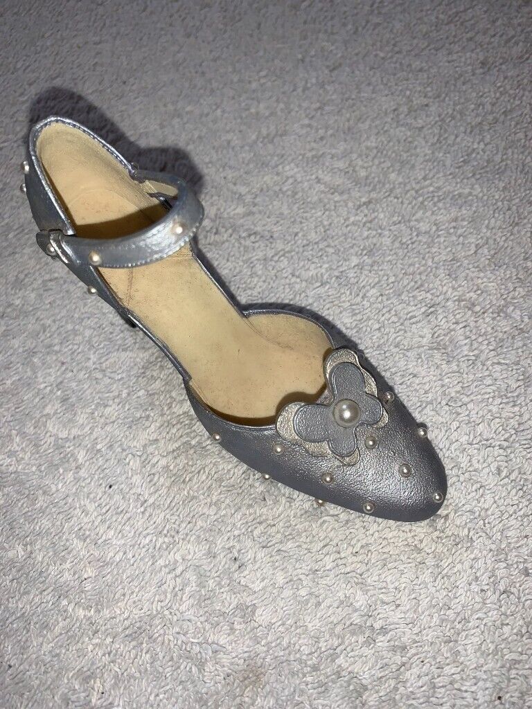 Small Silver High Heel Shoe Ornament IP1