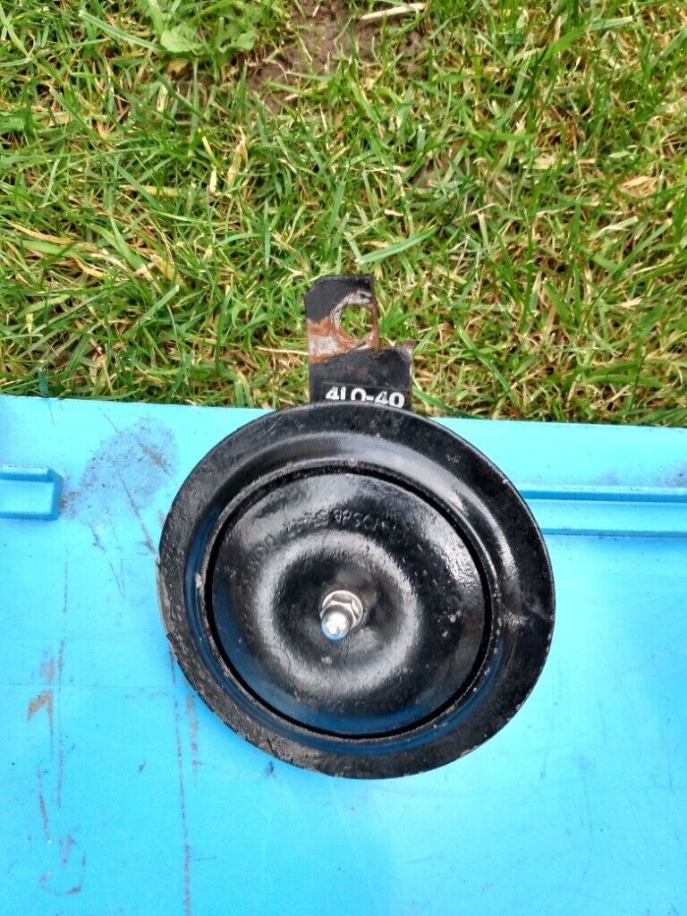 image for Yamaha Rd 250 LC 4l1 genuine horn