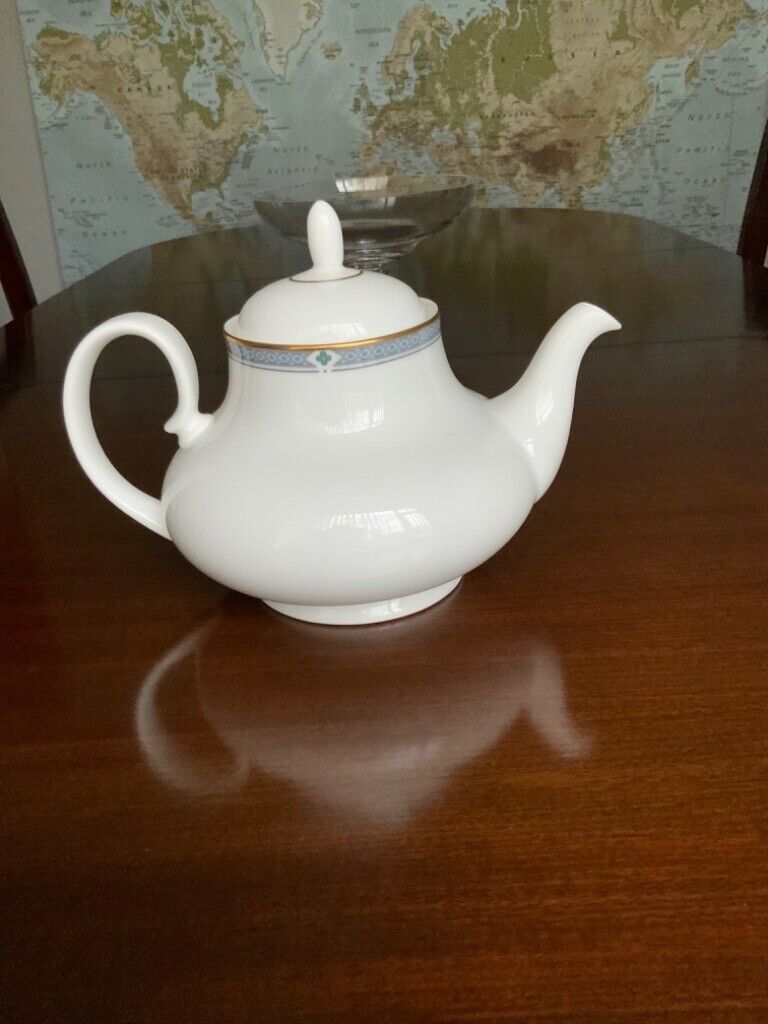 New boxed M&S Felsham China teapot, milk jug & sugar bowl