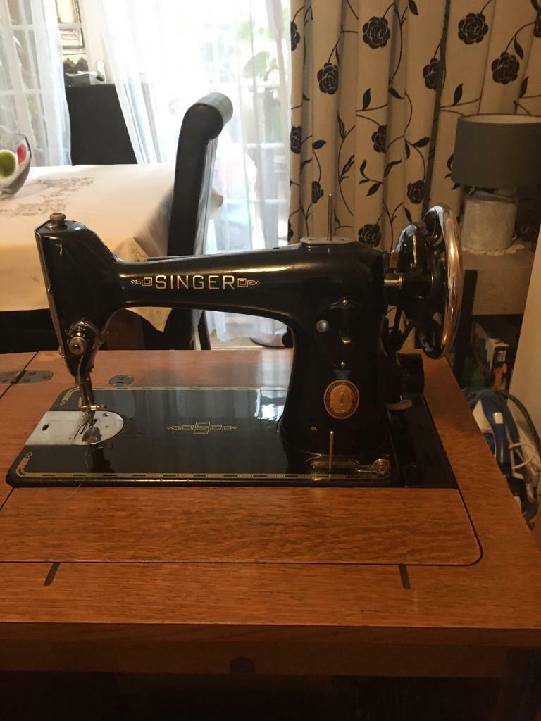 Singer Sewing Machine 