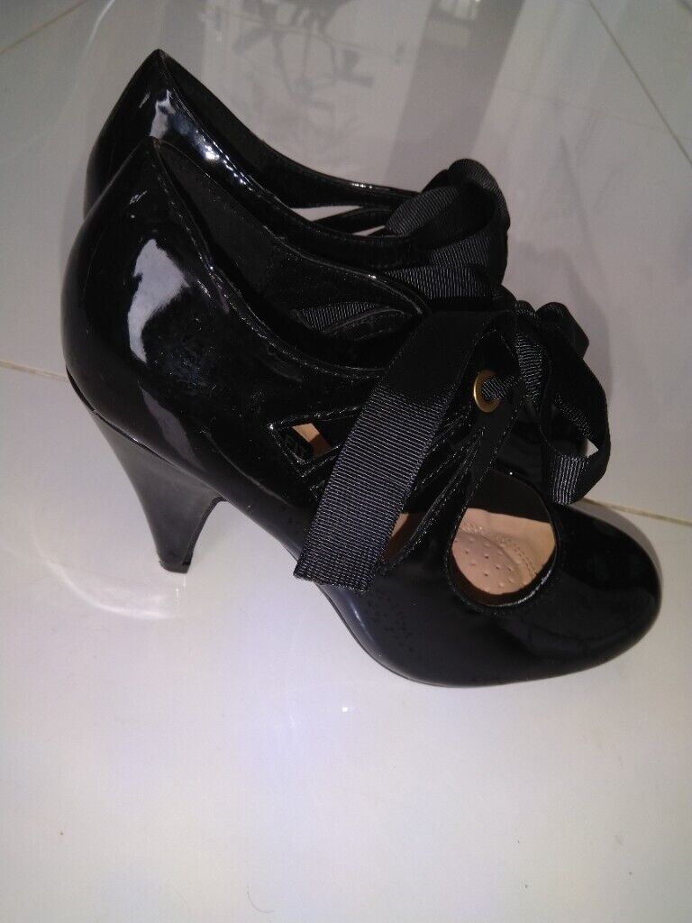 image for Shoes – Black Shiny High Heels