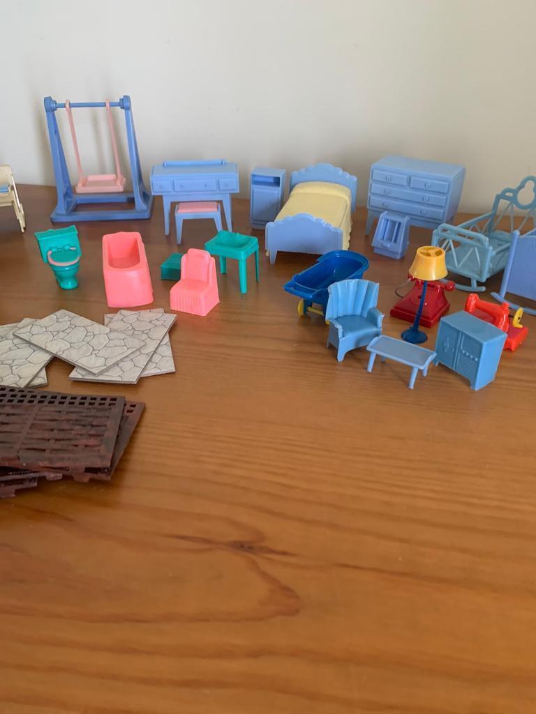 Preloved vintage dolls furniture 