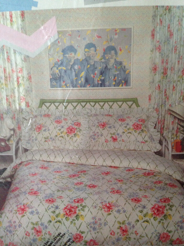 New reversible frilled single bed set