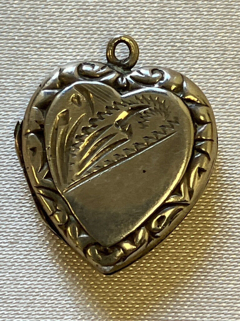 image for AE Vintage Sterling Silver Heart Engraved Locket Pendant 