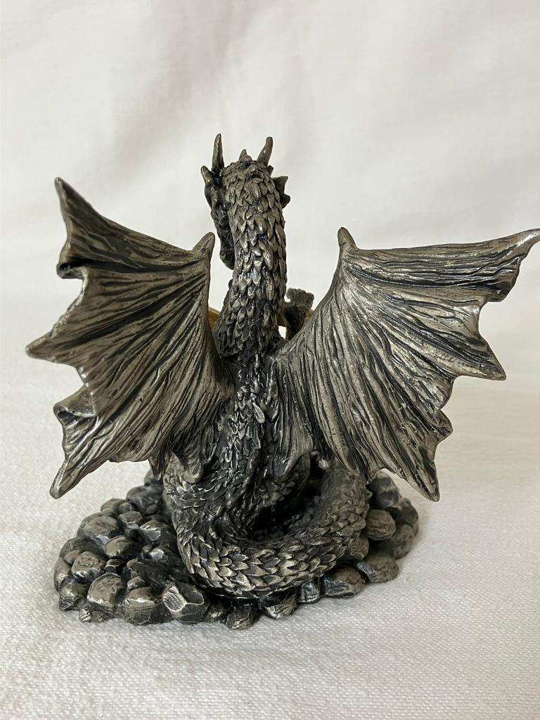Tudor Mint Heavy Pewter Sculpture DRAGON OF THE HEART Myth and Magic 3887 Collectable 