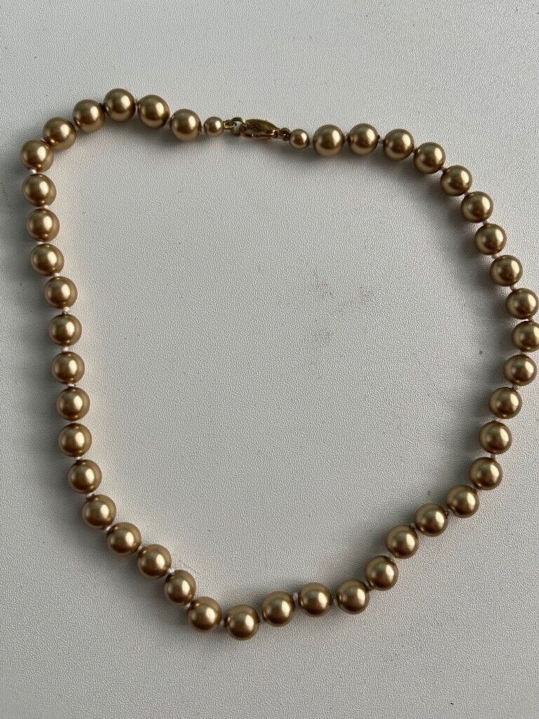 image for Imitation pearl necklace