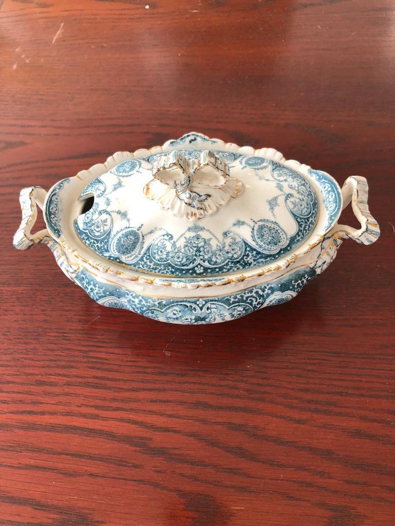 image for Gravy/Sauce Boat with lid