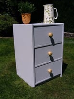 Chest of Drawers in solid Pine