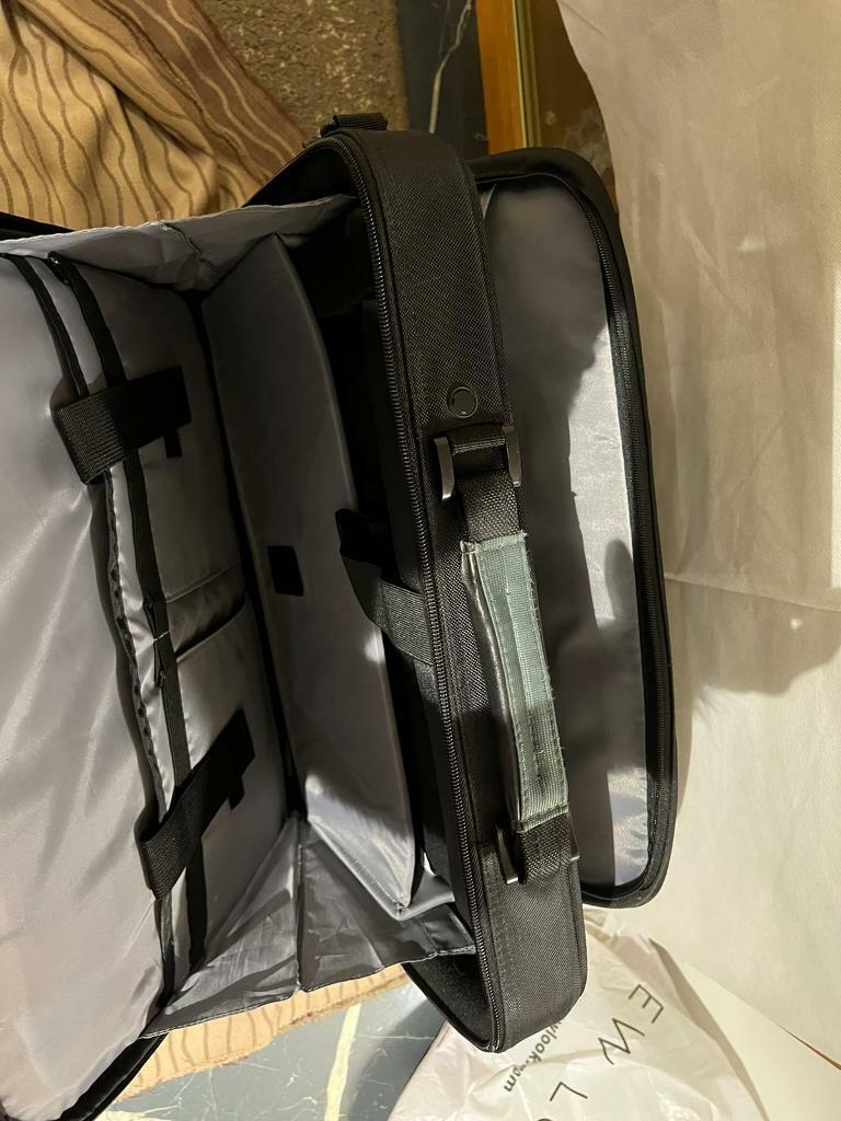 Ne Belkin Laptop Bag Case With Shoulder Strap