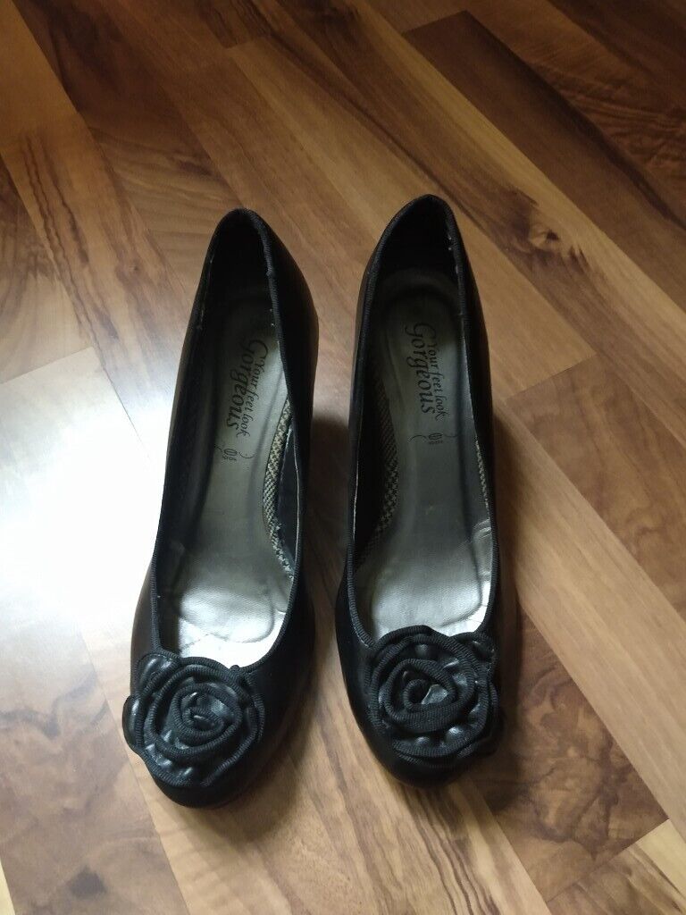 image for Size 6 Ladies Black Shoes from New Look. 3 ins heel.  Brand new, never
