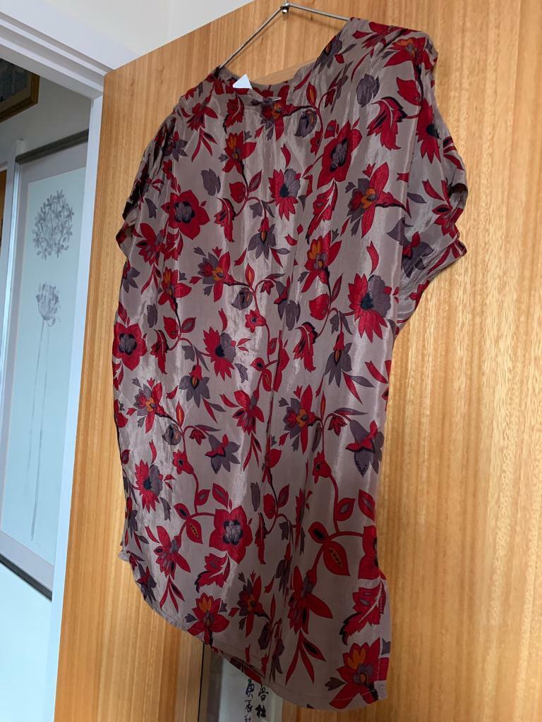 image for ITALIAN DESIGNER DE STIJL SILK TOP - SIZE 42