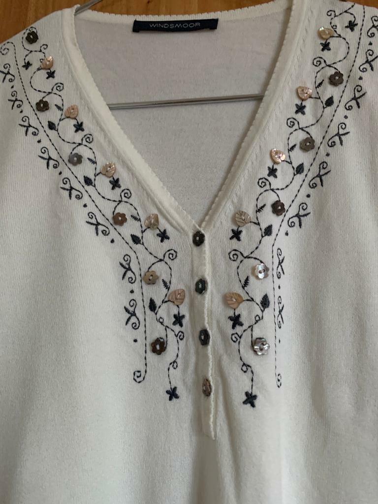 WINDSMOOR TOP/JUMPER - SIZE SMALL