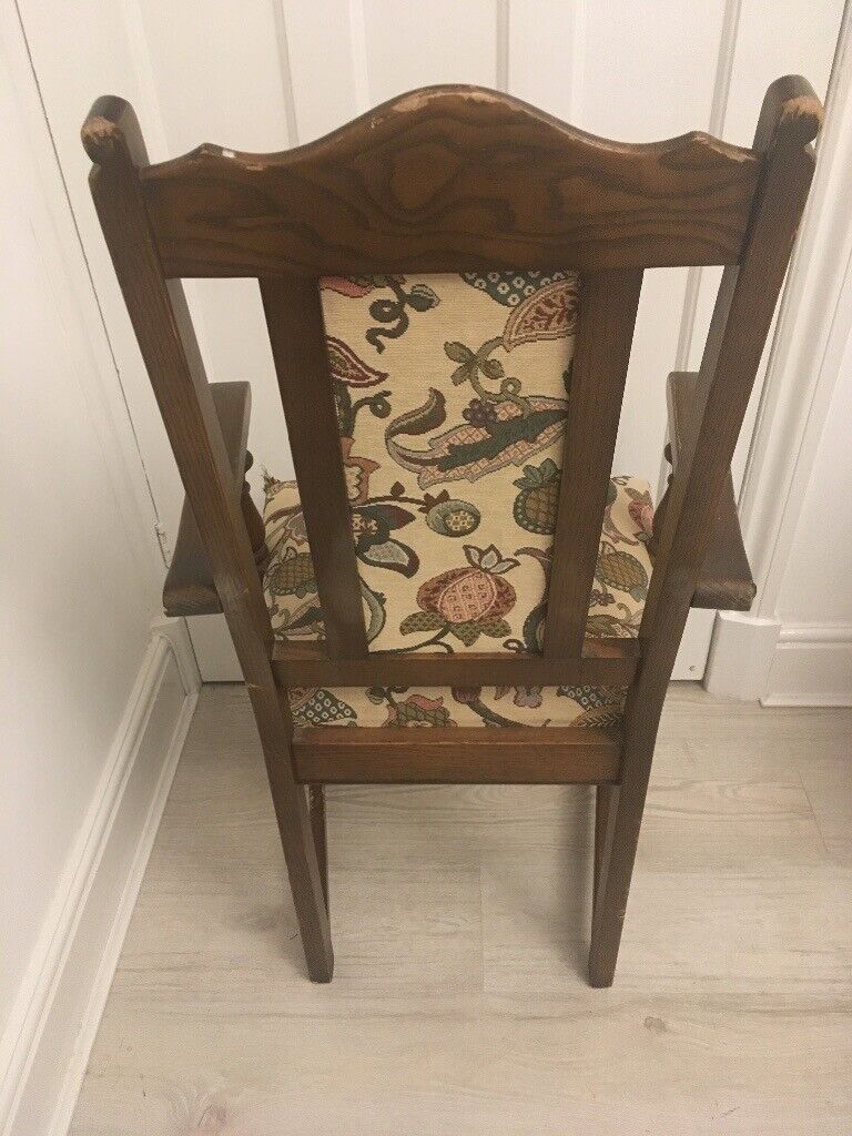 Old Charm Carver Chair