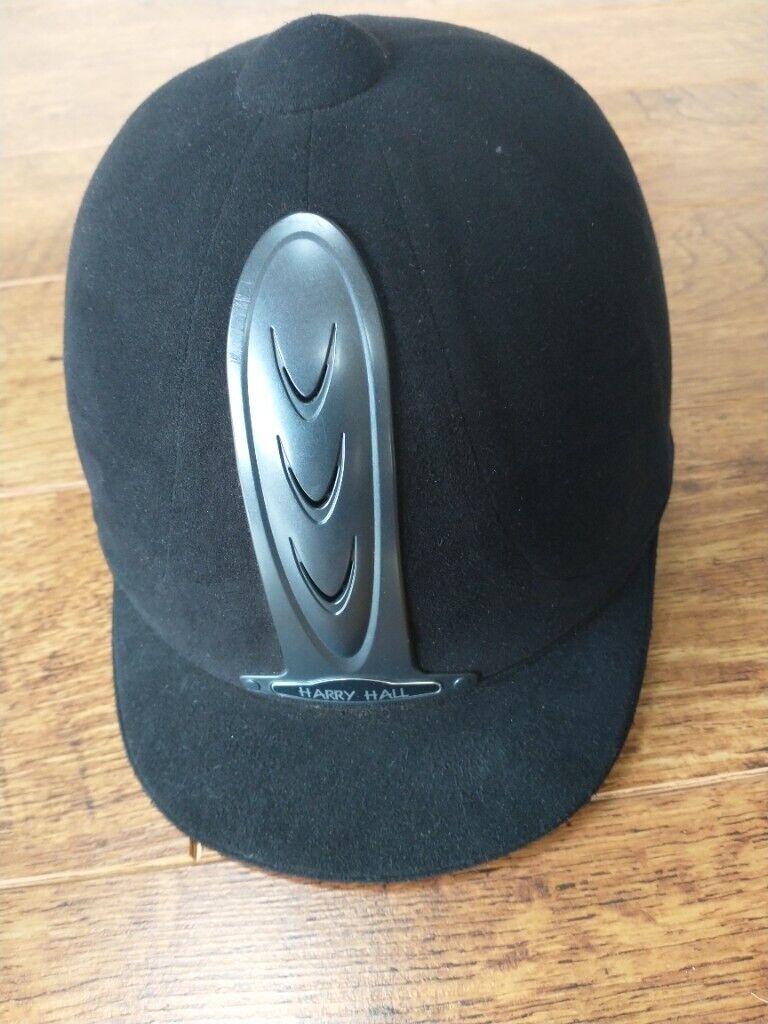 Harry Hall black riding hat 6.5in/53cm with hat bag