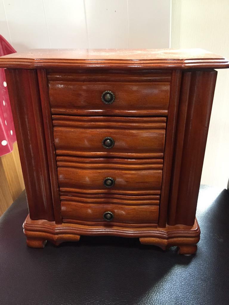 Jewellery box