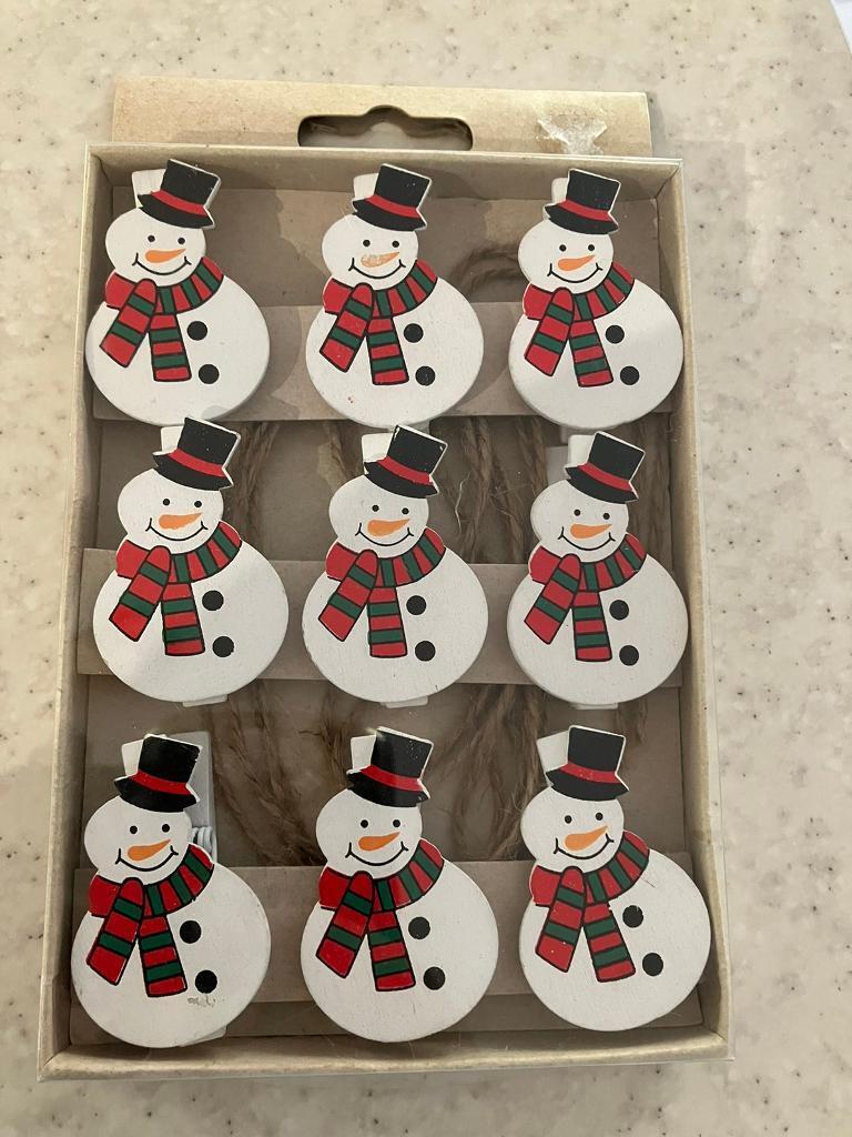 Snowman Christmas greeting card hanging peg clip line holder 