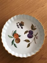 image for ROYAL WORCESTER ‘EVESHAM’ QUICHE/FLAN DISH