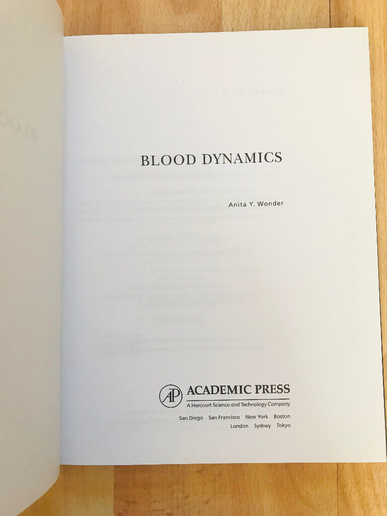 Blood Dynamics - Anita Y. Wonder - Hardcover – 9 Aug. 2001 