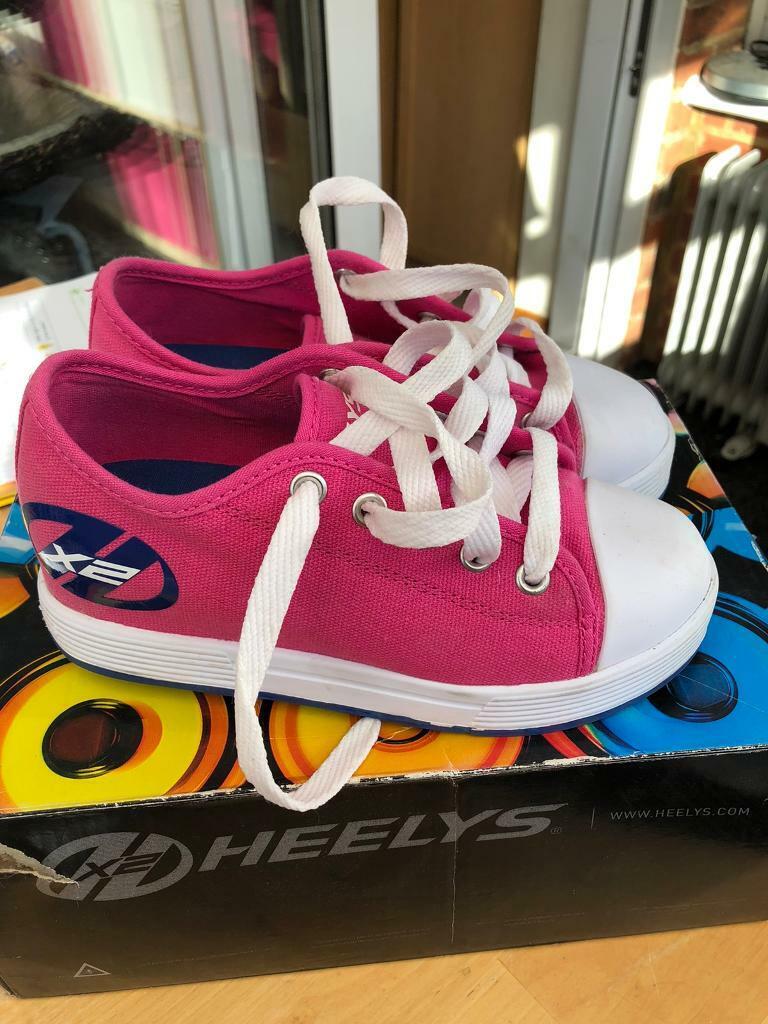 Heelys Fresh X2 in Fuchsia/Navy for a Girl in size UK 13